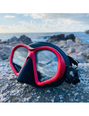 Máscara Sigalsub METAL RED en silicona negra opaca antireflejo con marco rojo | Marlinsubnorte